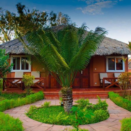 Edena Kely Hotel Mahajanga Exterior photo