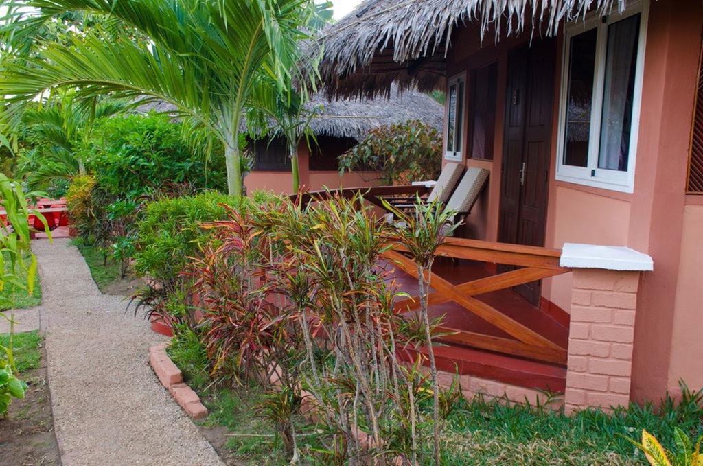 Edena Kely Hotel Mahajanga Exterior photo