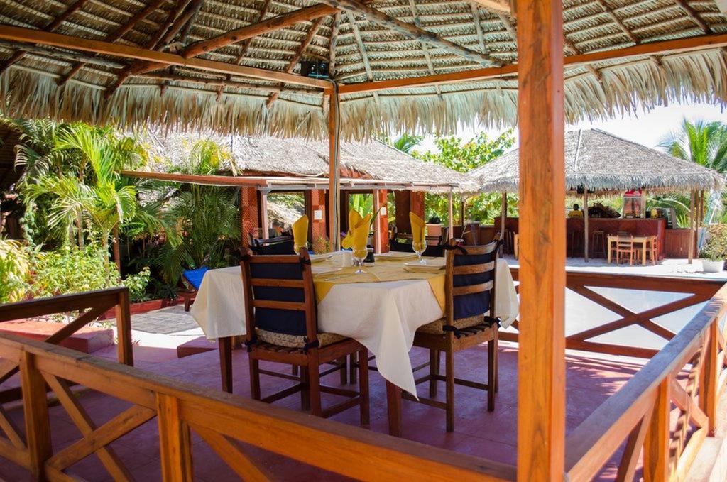 Edena Kely Hotel Mahajanga Exterior photo