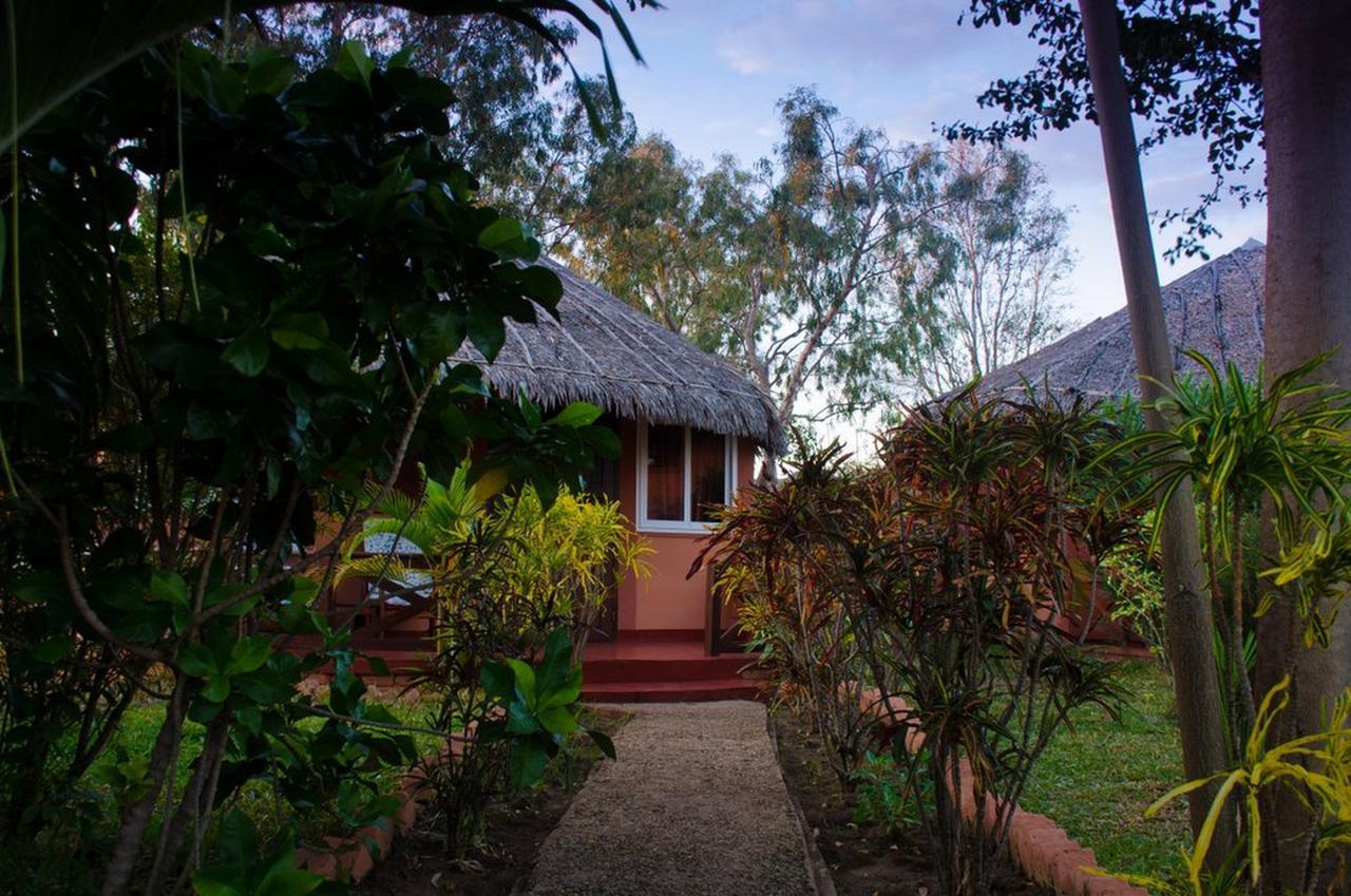 Edena Kely Hotel Mahajanga Exterior photo